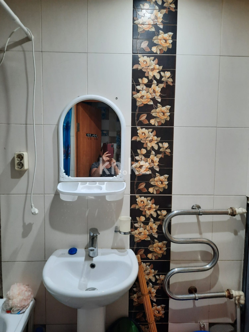 Продажа 3-комнатной квартиры, 48 м², мкр-н 22, дом  3д в Караганде - фото 9