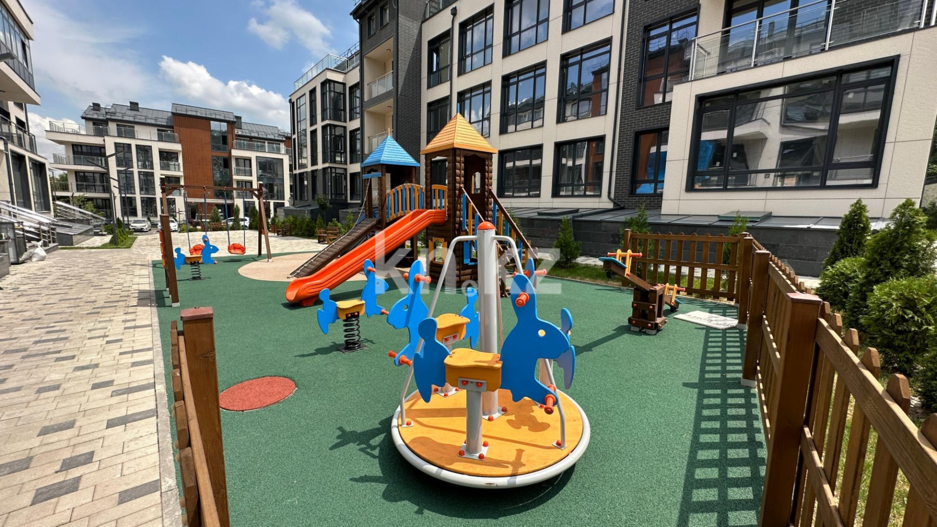 Продажа 4-комнатной квартиры, 220 м², ул. Жамакаева, дом  252 в Алматы - фото 16