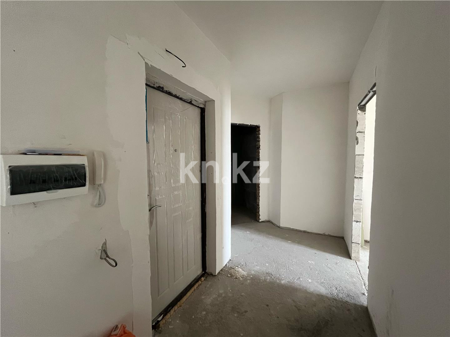 Продажа 3-комнатной квартиры, 92.7 м² - Аренда баз, складов и промышленной недвижимости в Алматинской области фото 1 из 18