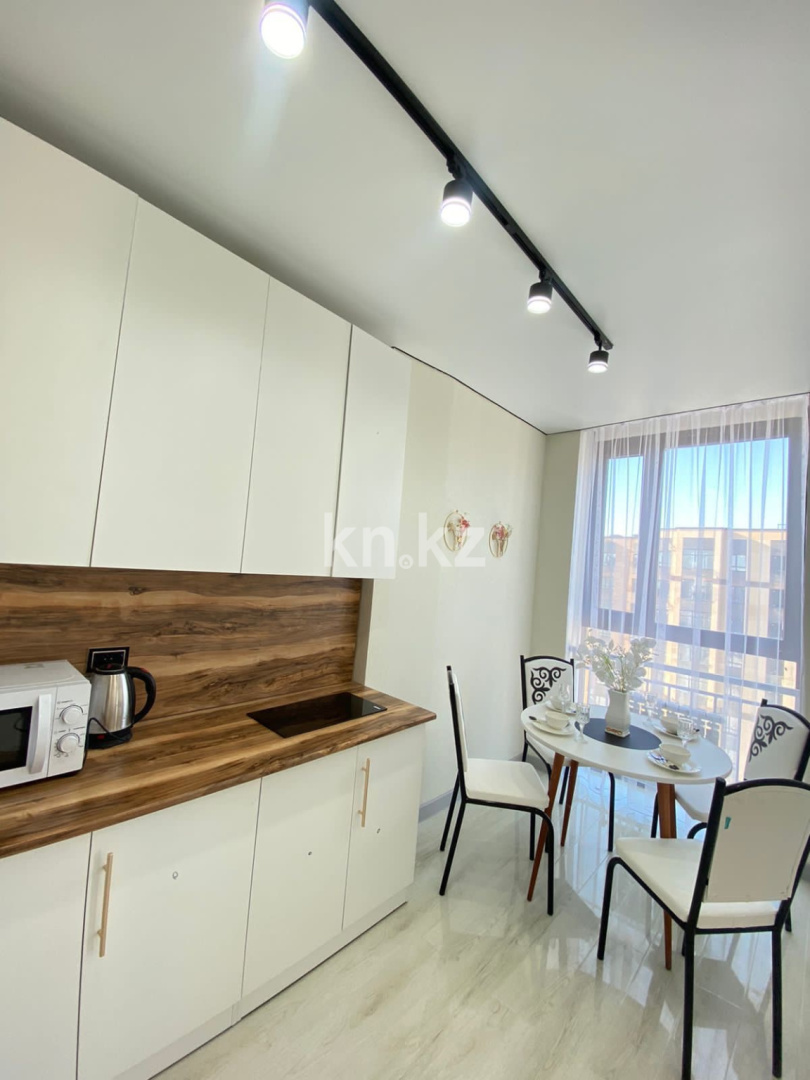 Аренда 1-комнатной квартиры, 40 м² в Астане