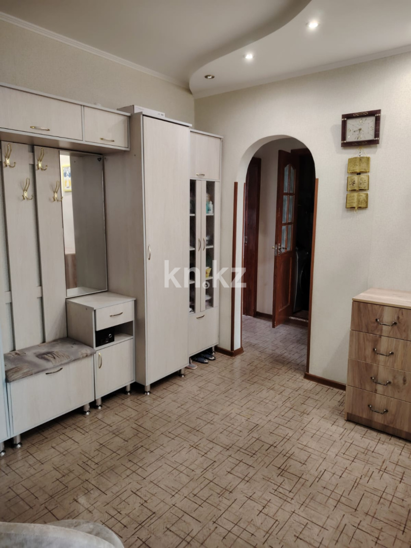 Продажа 3-комнатной квартиры, 64 м², мкр-н Гульдер-1, дом  1 - Продажа квартир в Караганде фото 2 из 8