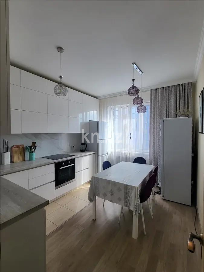 Продажа 3-комнатной квартиры, 80 м², ул. Аманжолова, дом  28/1 в Астане - фото 2