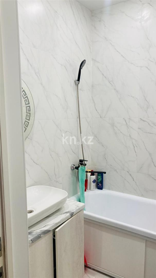 Продажа 3-комнатной квартиры, 84 м², ул. Сатыбалдина - Продажа  трехкомнатных квартир в Караганде фото 15 из 26