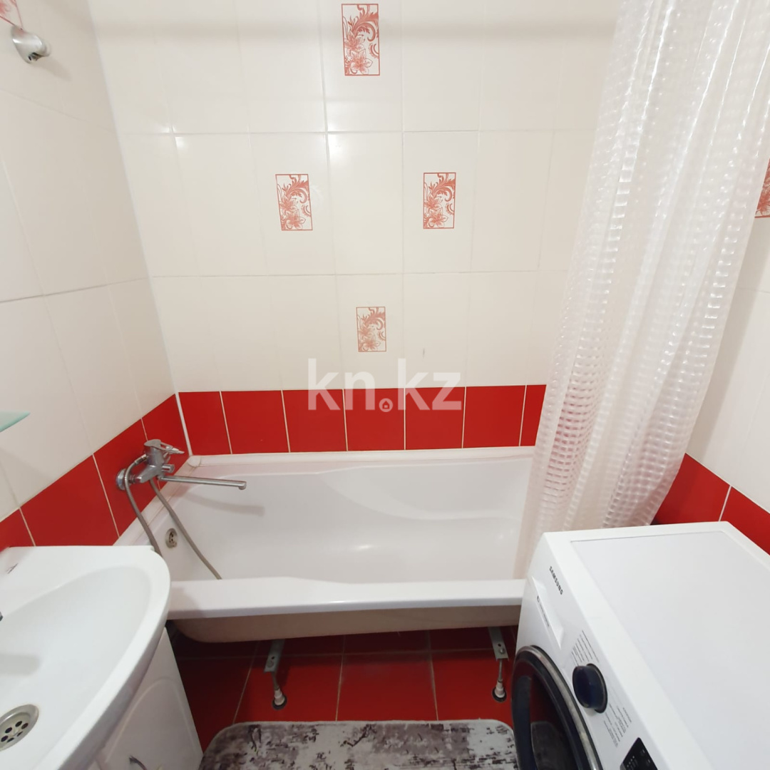 Продажа 4-комнатной квартиры, 91.7 м², 12 мкр. - Продажа квартир в Актобе фото 18 из 26