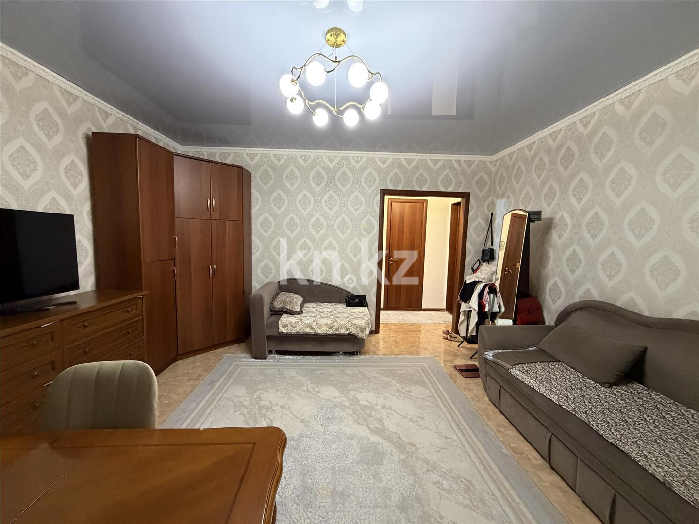 Продажа 1-комнатной квартиры, 38 м² - Продажа однокомнатных квартир на Юго-Востоке Караганды фото 2 из 8
