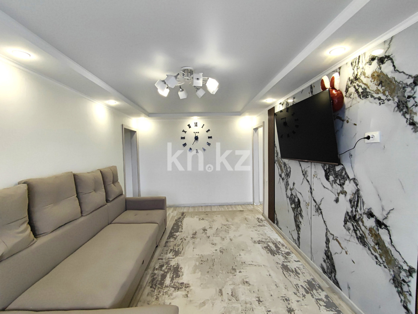 Продажа 3-комнатной квартиры, 69 м², ул. Университетская, дом  19 - Продажа  трехкомнатных квартир в Караганде фото 2 из 37