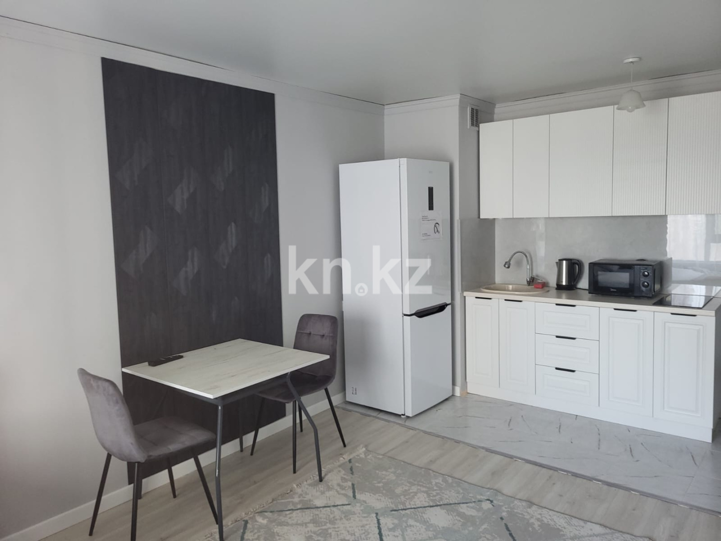 Аренда 1-комнатной квартиры посуточно, 30 м², ул. Аккент, дом  98 - ул. Ташкентская - Аренда квартир посуточно в Алматы фото 1 из 3