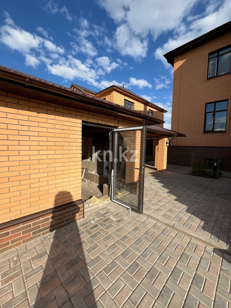 Продажа 7-комнатного дома, 400 м², Жанторе Абишева - Продажа домов, коттеджей в Караганде с фото фото 9 из 17