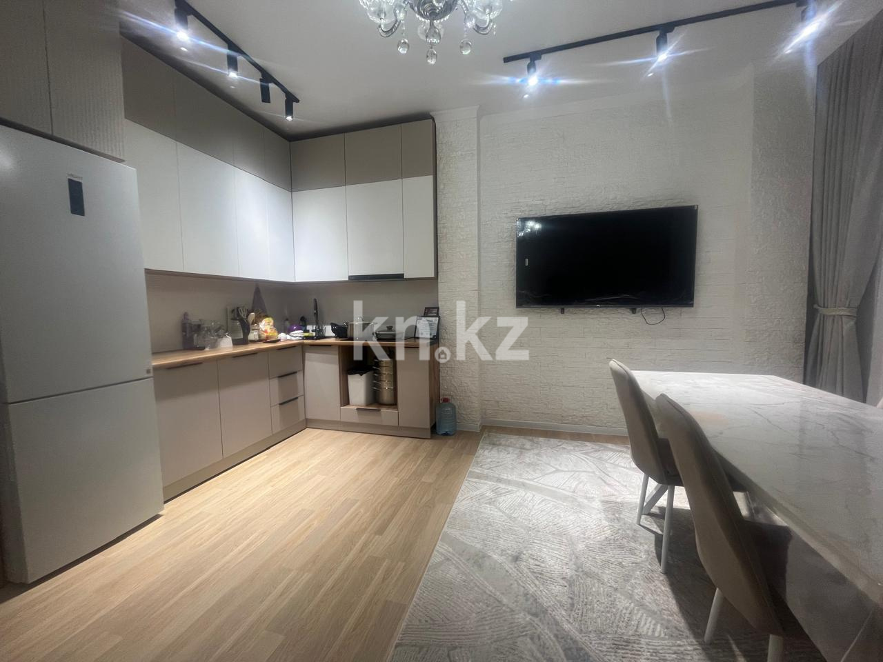 Продажа 2-комнатной квартиры, 73 м², ул. Муканова, дом  41/25 - Продажа  двухкомнатных квартир в Караганде фото 1 из 4