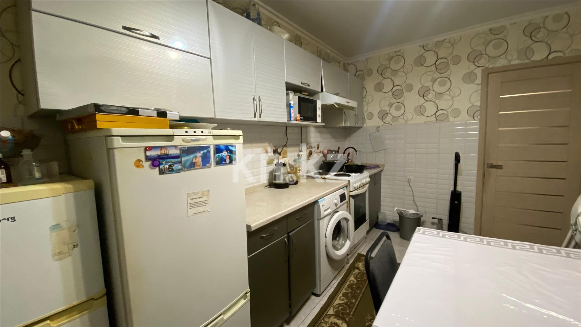 Продажа 3-комнатной квартиры, 61 м², ул. Муканова - Продажа  трехкомнатных квартир в Караганде фото 6 из 11