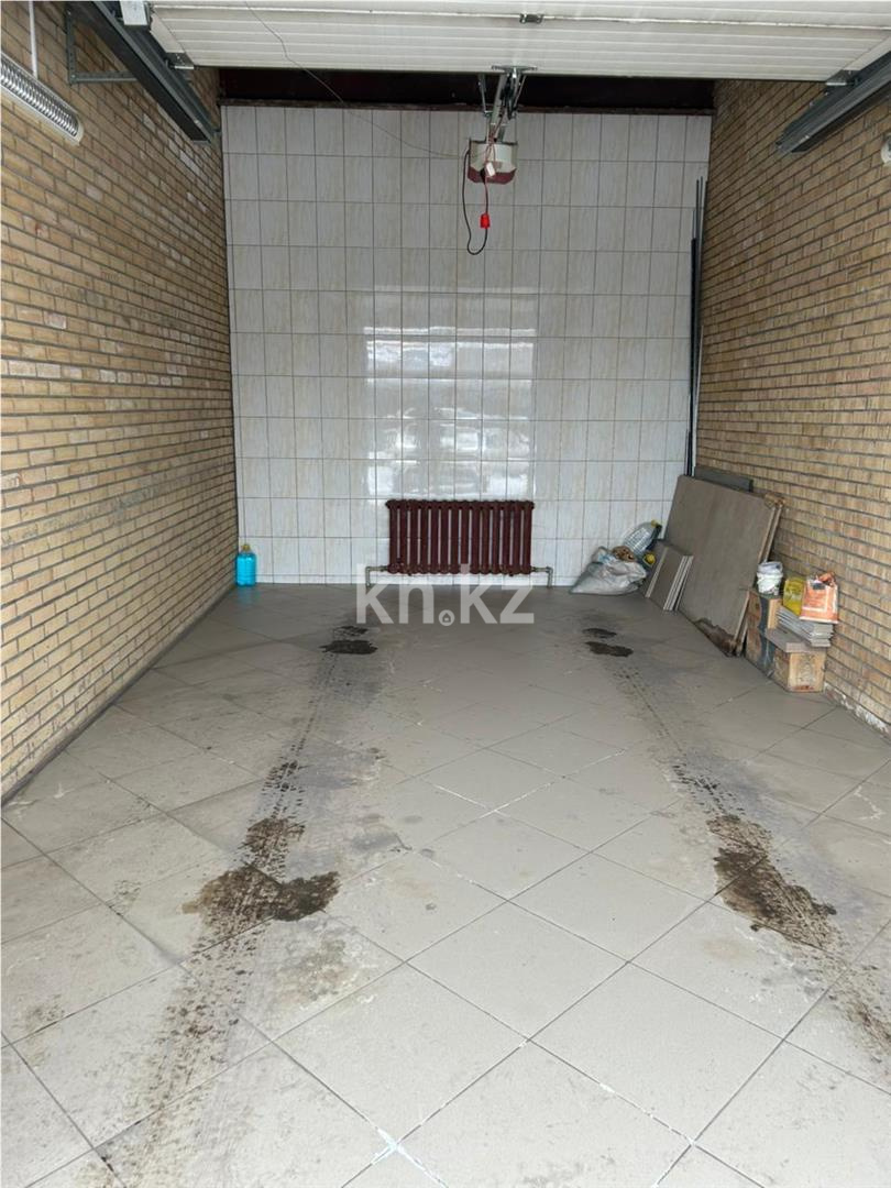 Продажа 3-комнатной квартиры, 135 м², ул. Аманжолова - Продажа  трехкомнатных квартир в Караганде фото 15 из 21