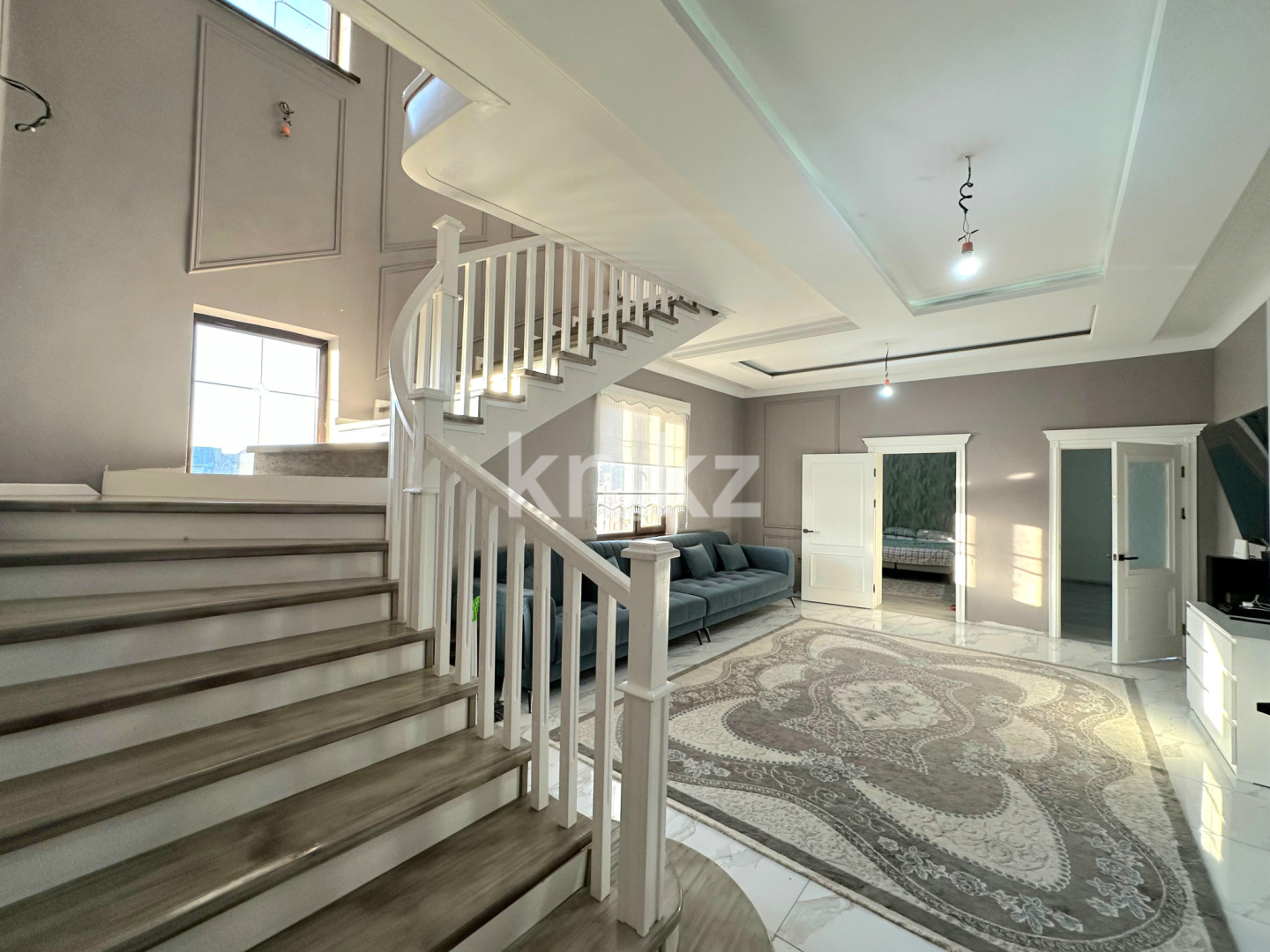 Продажа 9-комнатного дома, 375 м², Кызылжар, дом  8 - Продажа квартир в Шымкенте фото 2 из 33