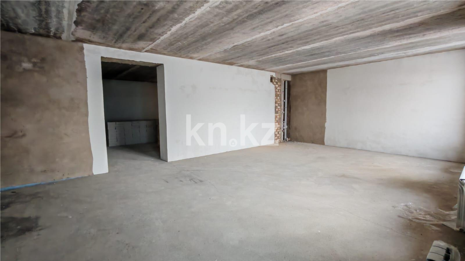 Продажа 4-комнатной квартиры, 117 м², ул. Букетова, дом  3 в Караганде