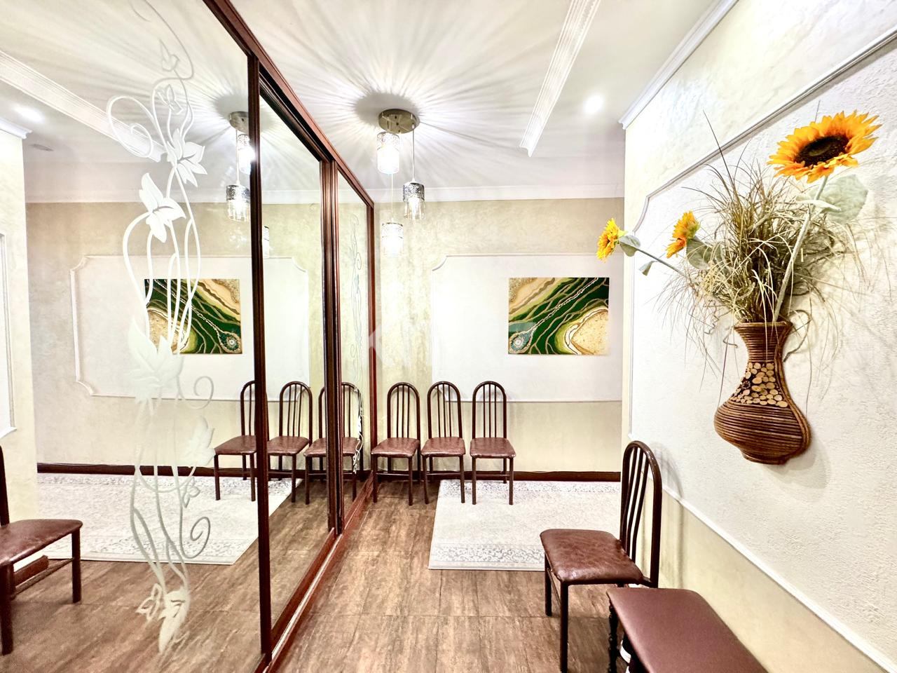 Продажа 4-комнатной квартиры, 140 м², ул. Иманбаевой, дом  7 в Астане