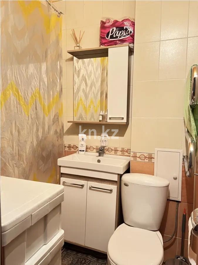 Продажа 2-комнатной квартиры, 43 м², 5 мкр., дом  35 в Алматы - фото 4