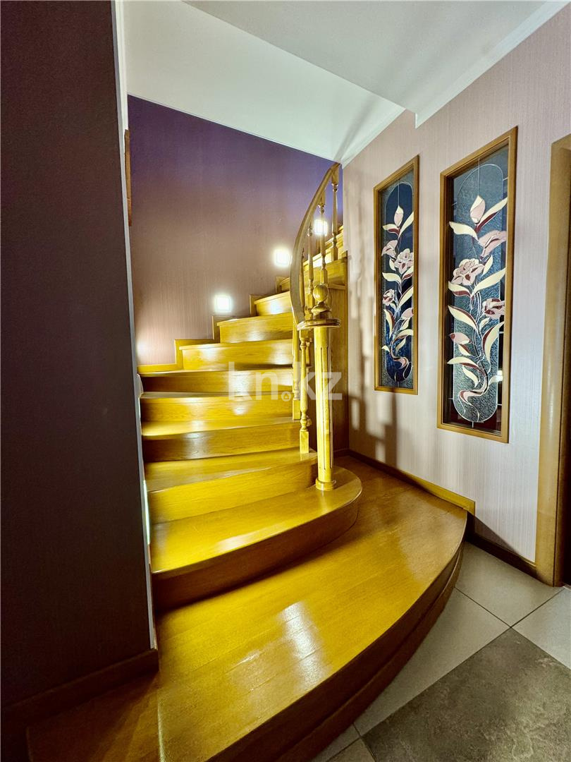 Продажа 6-комнатной квартиры, 227 м², ул. Ерубаева, дом  50/6 - Продажа  пятикомнатных квартир в Караганде фото 20 из 59