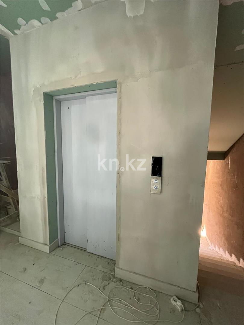 Продажа 4-комнатной квартиры, 136 м², ул. Аманжолова, дом  96/3 - Продажа квартир в Караганде фото 7 из 12