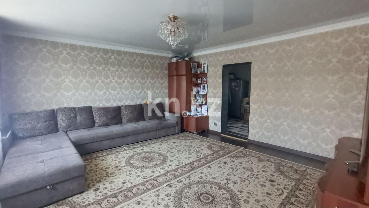 Продажа 4-комнатного дома, 83 м², ул. Кошкарбаева - Продажа квартир в Караганде фото 1 из 21