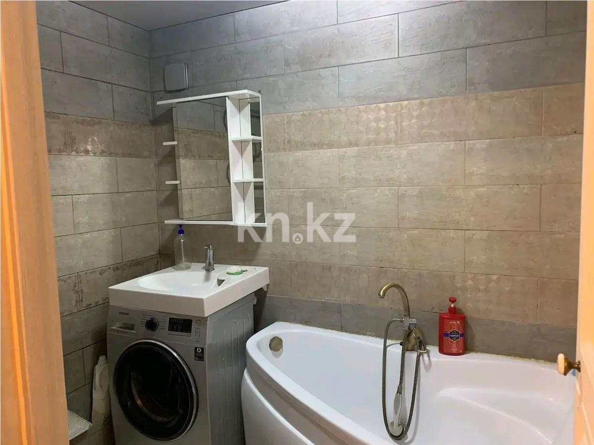 Продажа 3-комнатной квартиры, 59 м², мкр-н 8, дом  22 в Алматы - фото 4