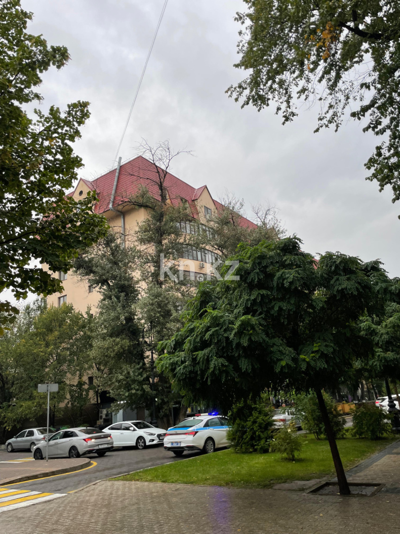 Продажа 4-комнатной квартиры, 160 м² - Продажа квартир в Казахстане - страница 50 фото 1 из 24