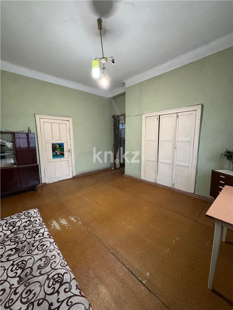 Продажа 3-комнатной квартиры, 74 м², ул. Жамбыла - Продажа  трехкомнатных квартир в Караганде фото 2 из 11