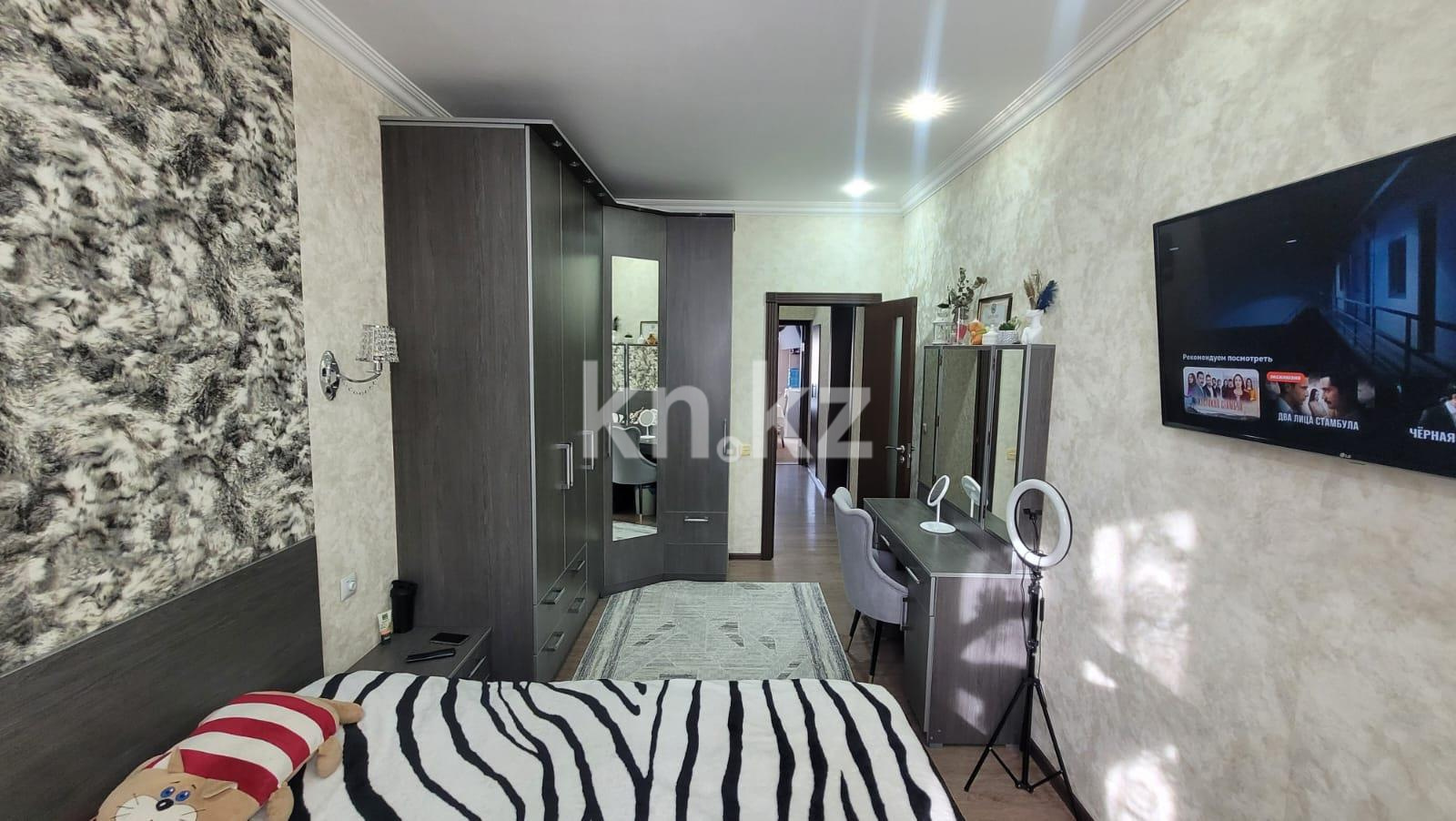 Продажа 3-комнатной квартиры, 82 м², ул. Абая в Караганде - фото 4
