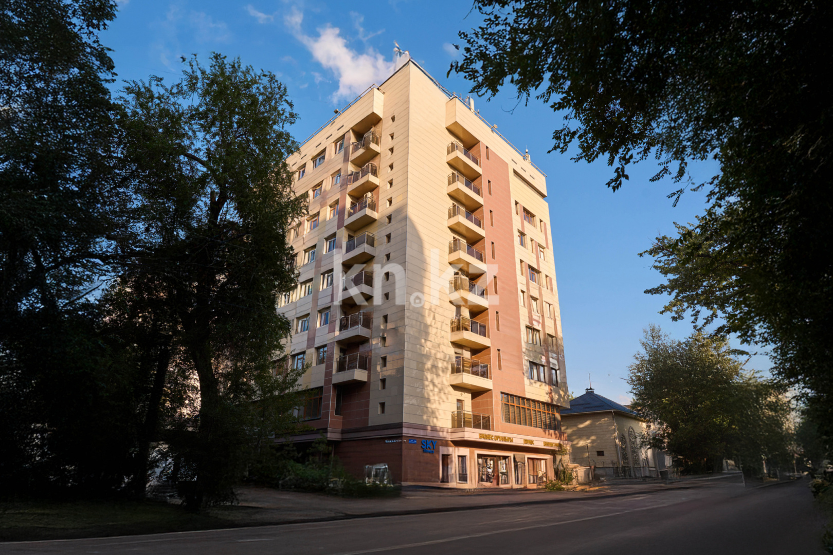 Продажа , 7809 м², ул. Муратбаева, дом  180 - Продажа зданий в Алматы с фото фото 1 из 9