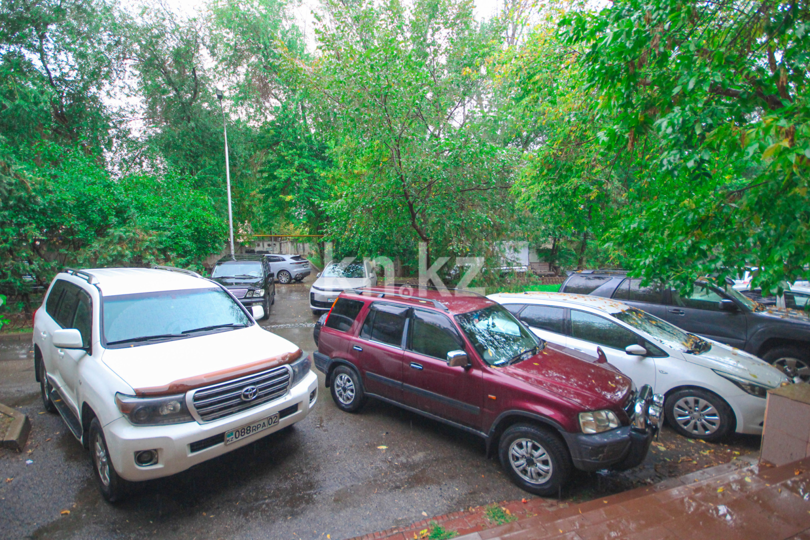 Продажа , 210 м², Коктем 2 - Продажа офисных и торговых помещений в Алматы фото 4 из 6