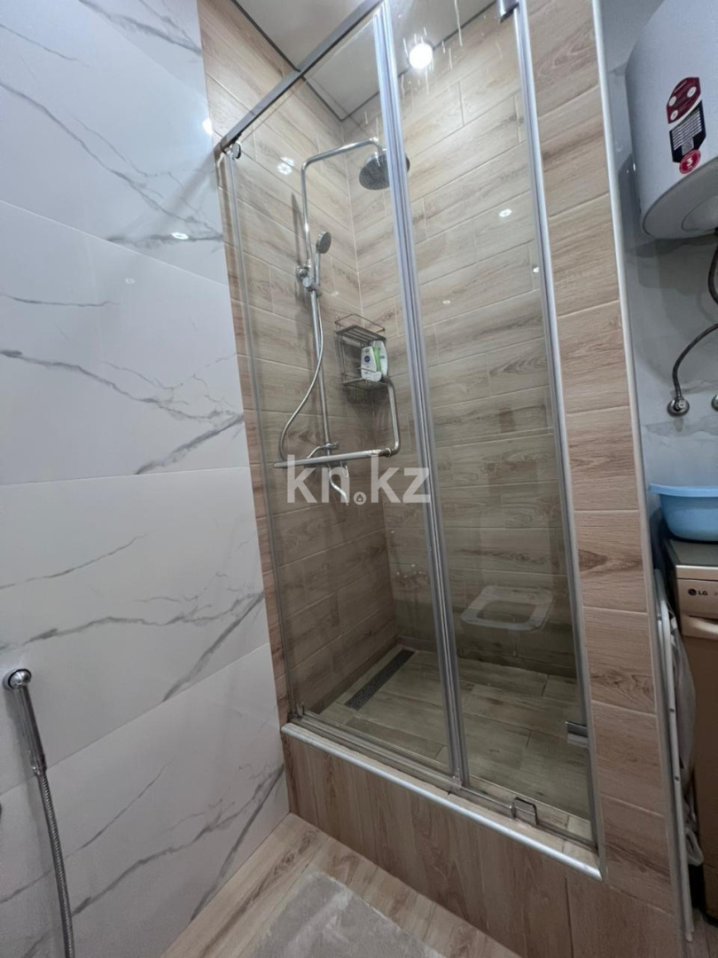 Аренда 1-комнатной квартиры посуточно, 40 м², пр. Шахтеров, дом  52б - Аренда квартир посуточно в Караганде с фото фото 14 из 19