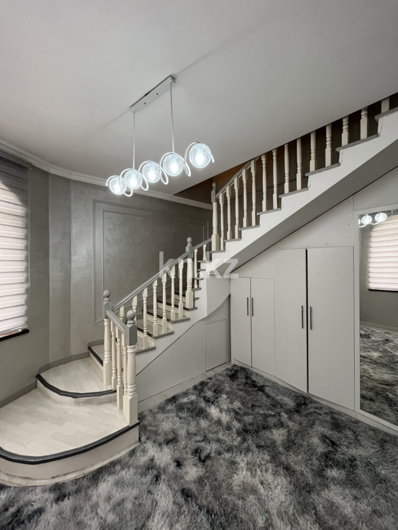 Продажа 8-комнатного дома, 300 м² - Продажа домов, коттеджей в Енбекшинском р-не Шымкента фото 14 из 27