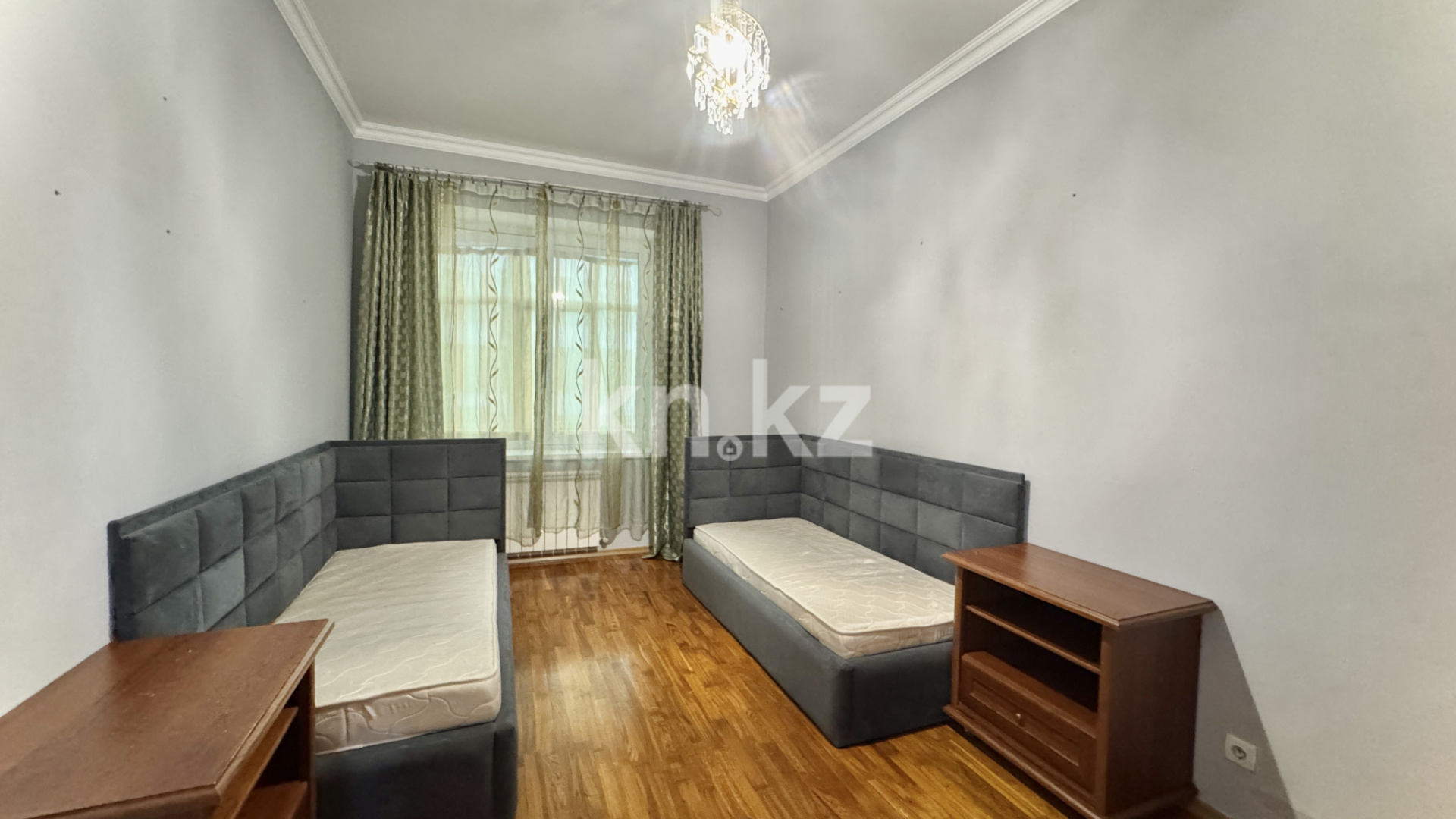 Продажа 5-комнатной квартиры, 186.4 м², мкр-н Самал-3 - Продажа  пятикомнатных квартир в Алматы фото 1 из 17