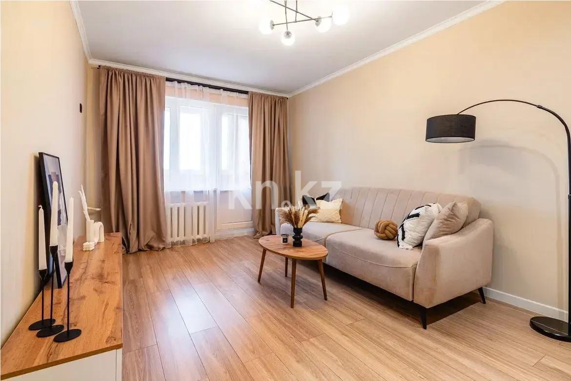 Продажа 3-комнатной квартиры, 62 м², пр. Абая, дом  20/1 - Продажа квартир в Алматы без посредников с фото фото 1 из 6
