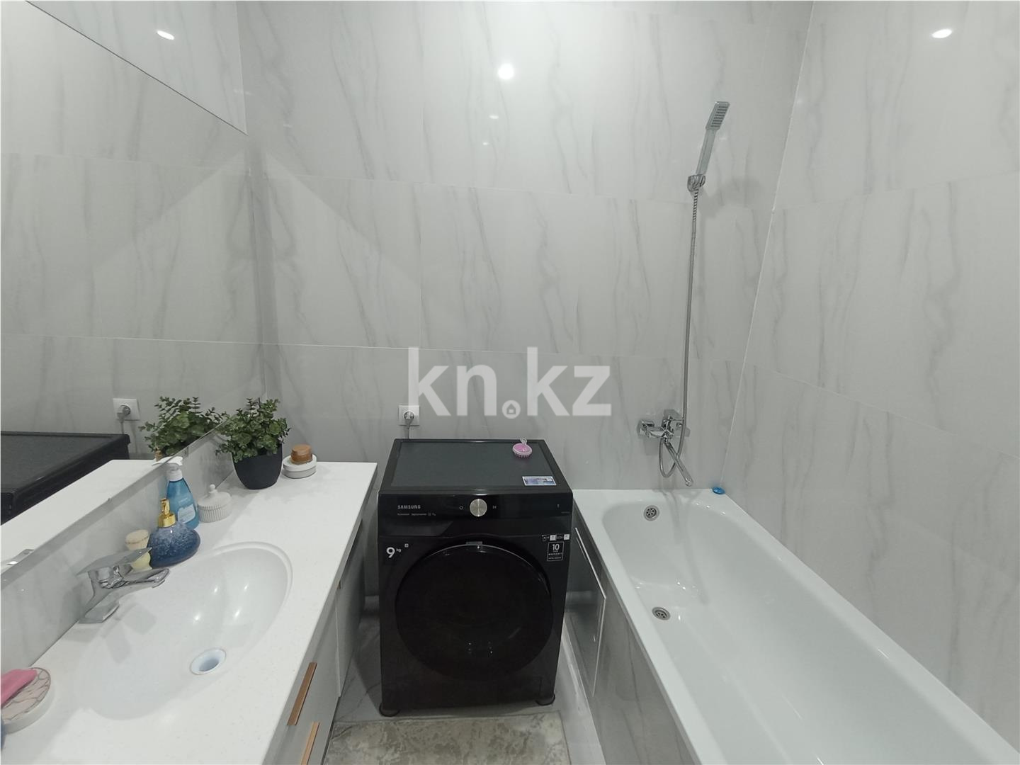 Продажа 3-комнатной квартиры, 84 м², ул. Муканова - Продажа  трехкомнатных квартир в Караганде фото 9 из 12