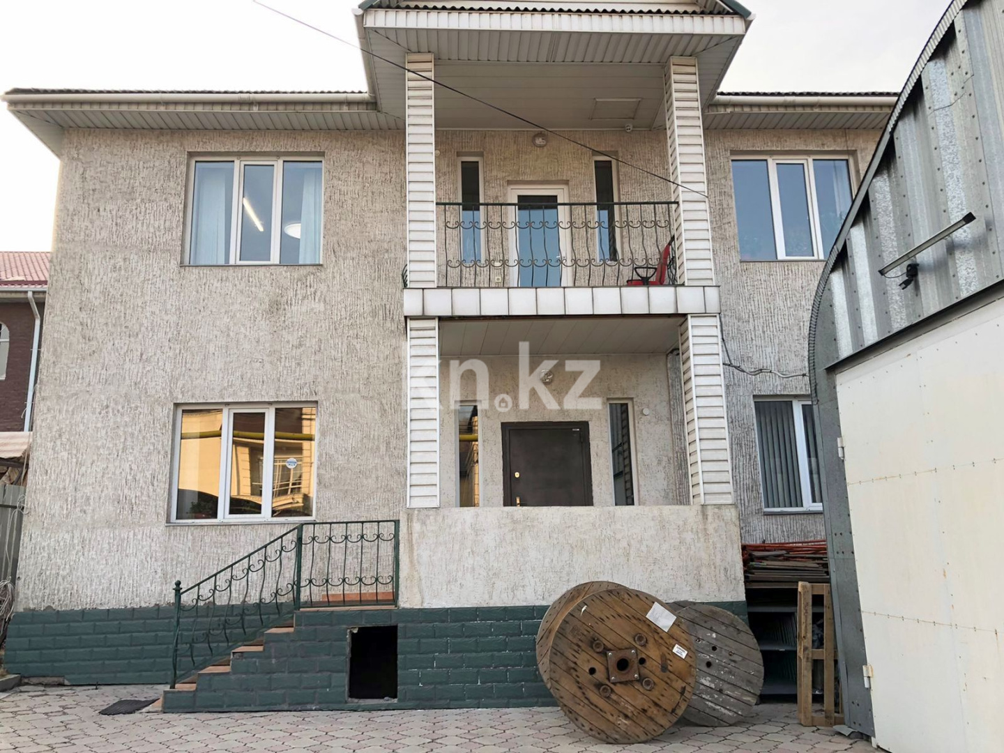 Аренда , 300 м², Нурмаганбетова - Аренда зданий в Алматы без посредников с фото фото 1 из 17