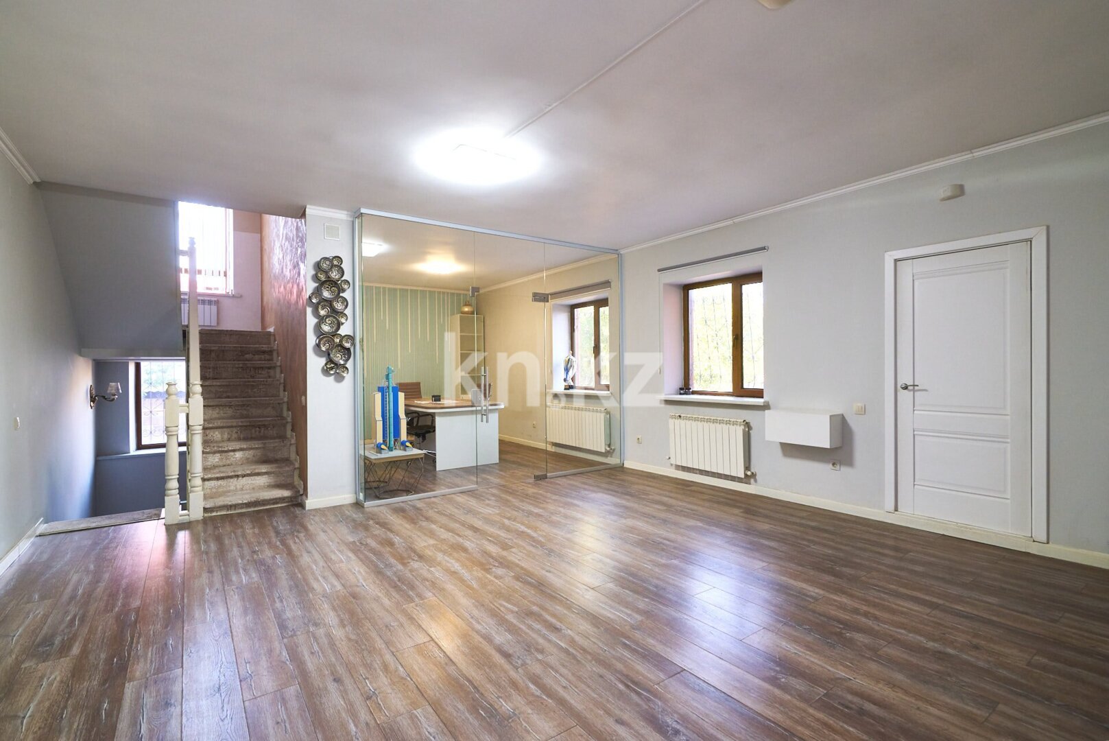 Продажа 4-комнатного дома, 390 м² в Астане