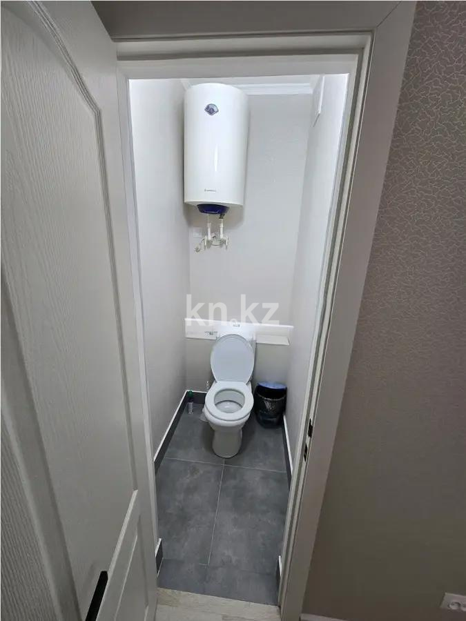 Продажа 2-комнатной квартиры, 65 м², пр. Шахтеров, дом  60 в Караганде - фото 5