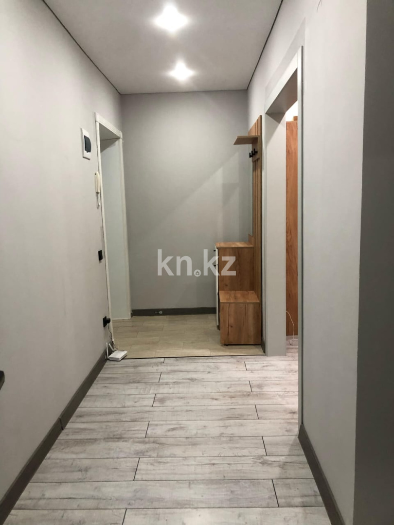 Аренда 1-комнатной квартиры посуточно, 68 м², ул. Самал, дом  70/3 - Аренда жилой и коммерческой недвижимости в Уральске фото 3 из 4