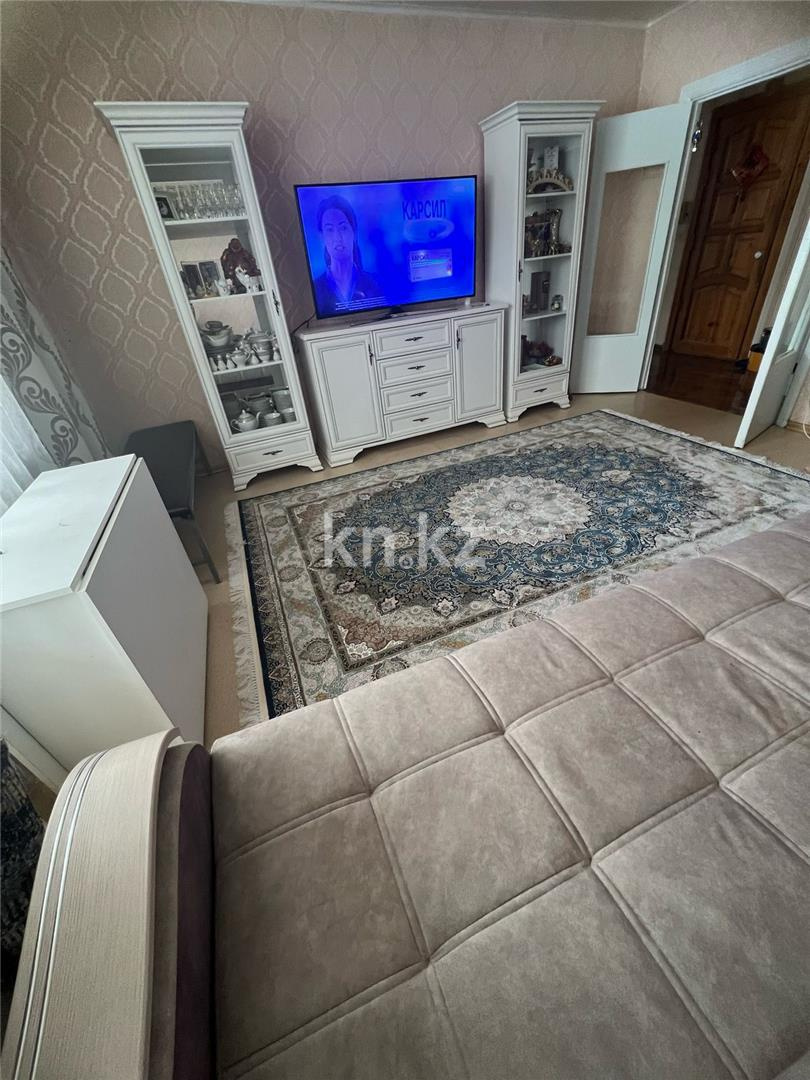 Продажа 4-комнатной квартиры, 77 м², пр. Республики - Продажа квартир в Караганде фото 1 из 17