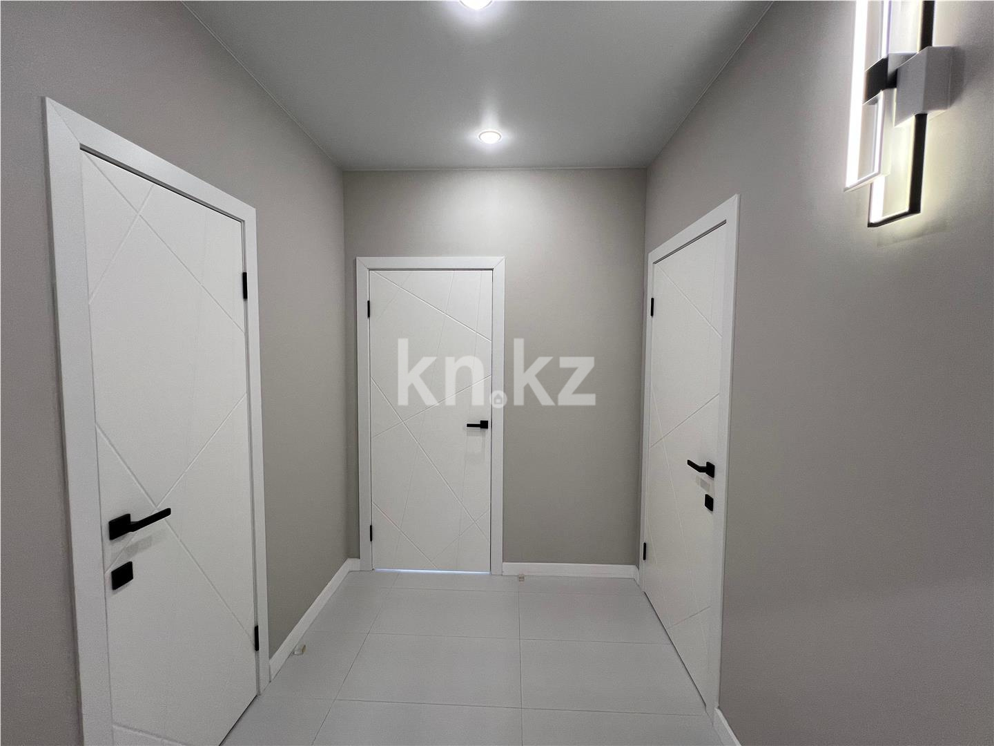 Продажа 3-комнатной квартиры, 100 м², ул. Дюсембекова - Продажа  трехкомнатных квартир в Караганде фото 14 из 21