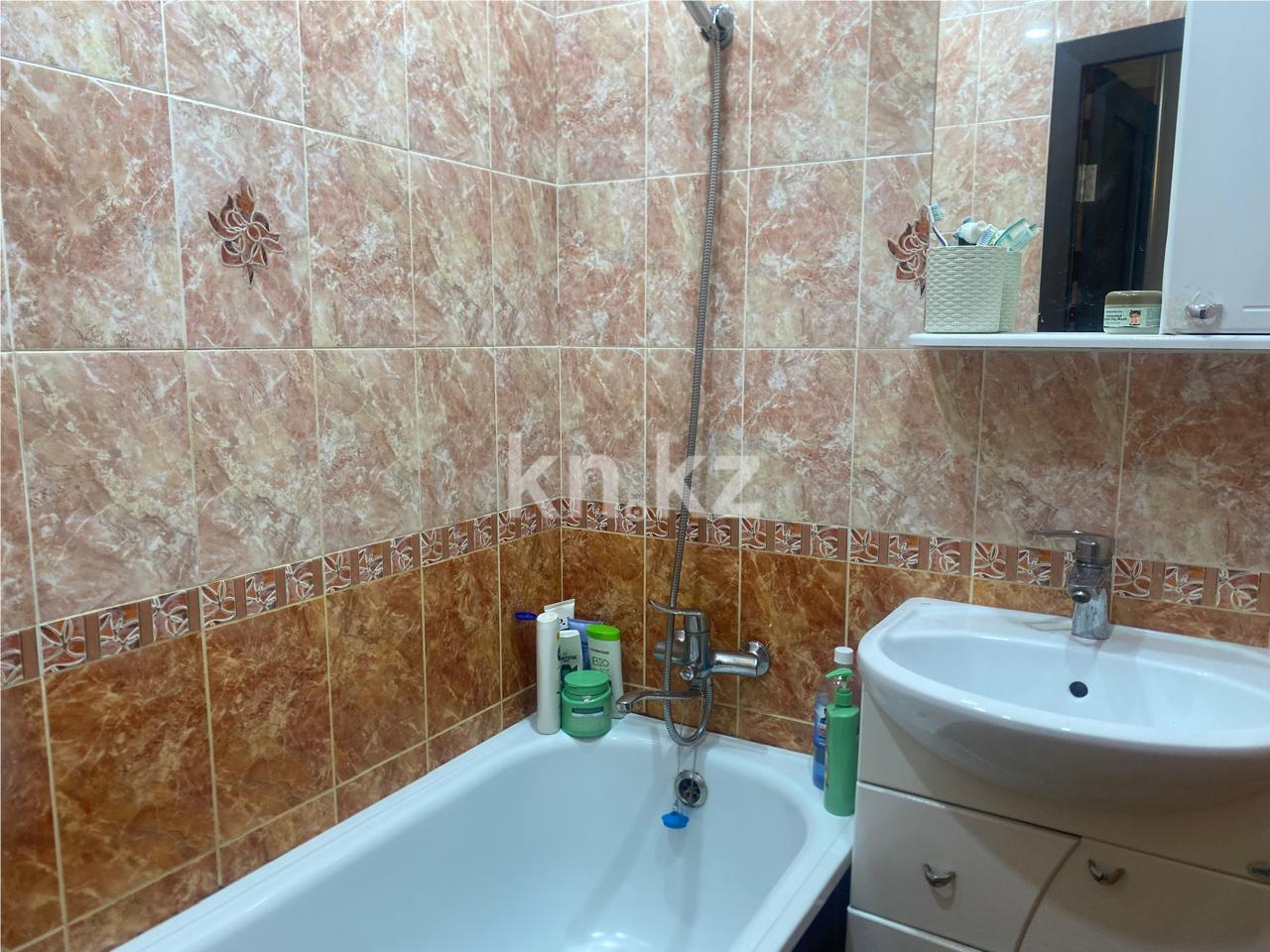 Продажа 3-комнатной квартиры, 62 м², мкр-н 17, дом  55 - Продажа  трехкомнатных квартир в Караганде с фото фото 11 из 13