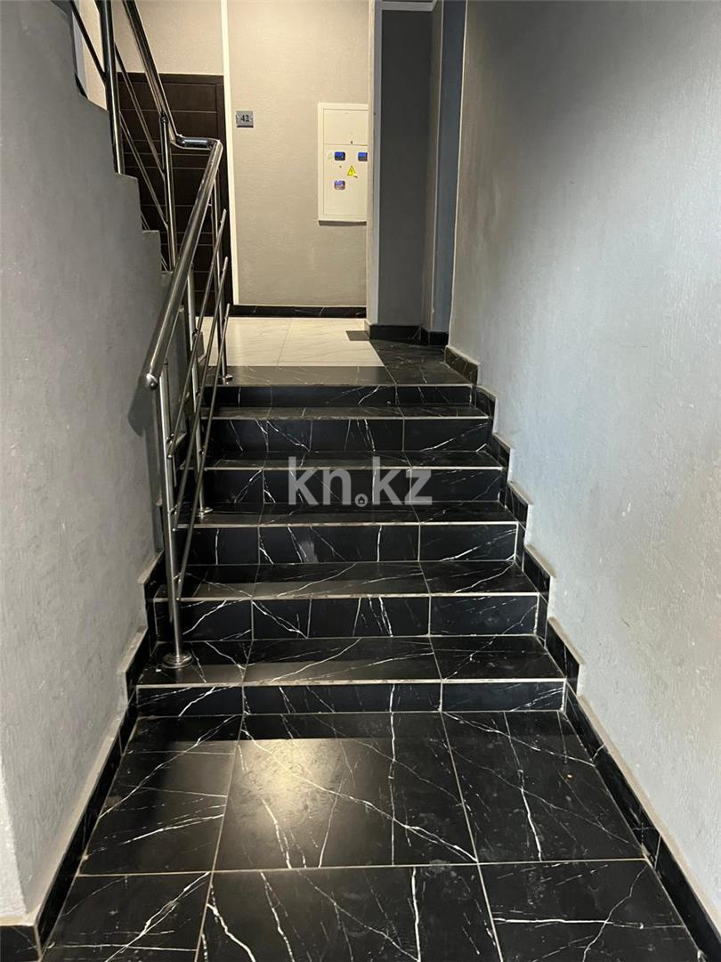 Продажа 3-комнатной квартиры, 95 м², ул. Муканова, дом  1/9 - Продажа  трехкомнатных квартир в Караганде с фото фото 3 из 15