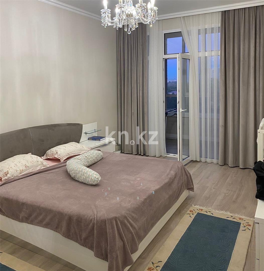 Продажа 3-комнатной квартиры, 120 м², ул. Аманжолова - Продажа  трехкомнатных квартир в Караганде фото 2 из 12