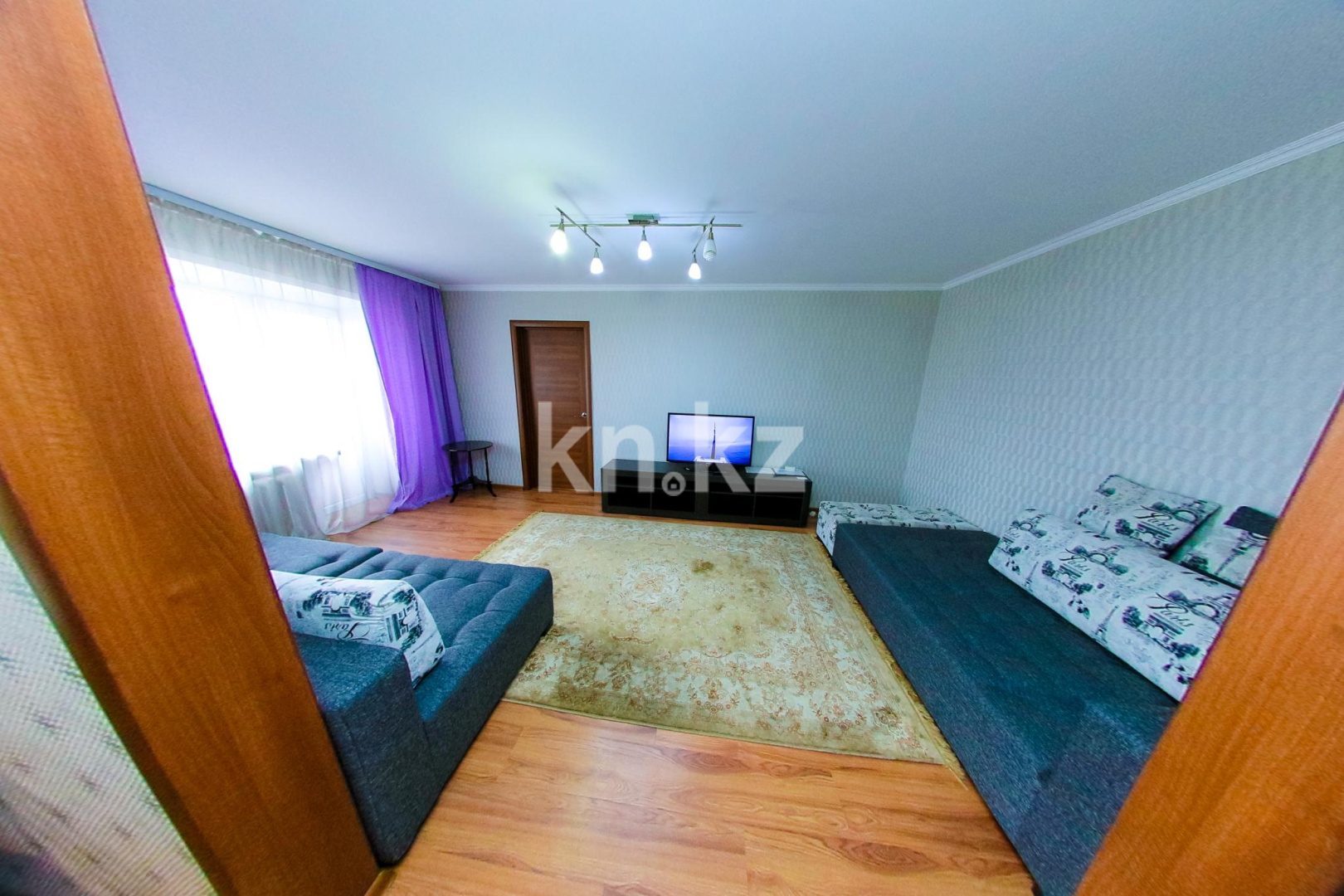 Аренда 2-комнатной квартиры посуточно, 50 м², ул. Кайсенова, дом  123 - Аренда квартир посуточно в Усть-Каменогорске фото 5 из 12