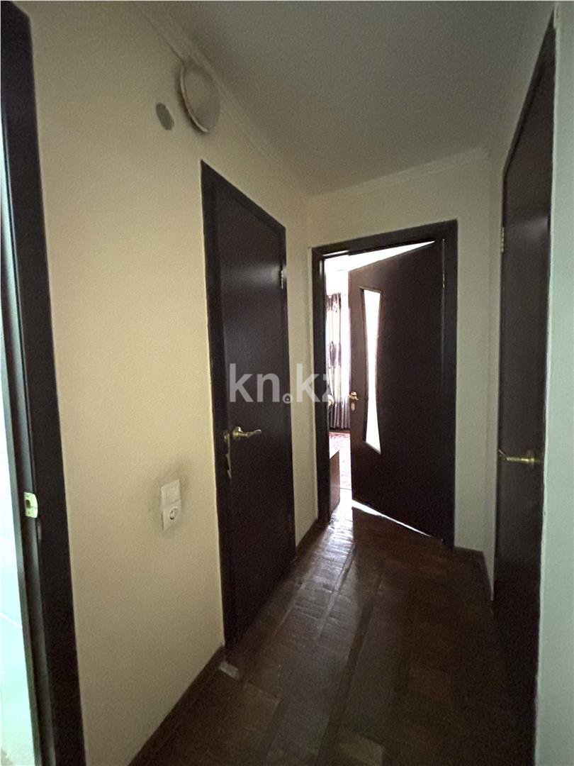 Продажа 3-комнатной квартиры, 61 м², ул. Крылова - Продажа  трехкомнатных квартир в Караганде фото 10 из 13