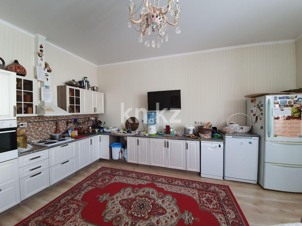 Продажа 6-комнатного дома, 370 м², ул. Аккемер, дом  28/2 - Продажа домов, коттеджей в Астане с фото фото 10 из 19