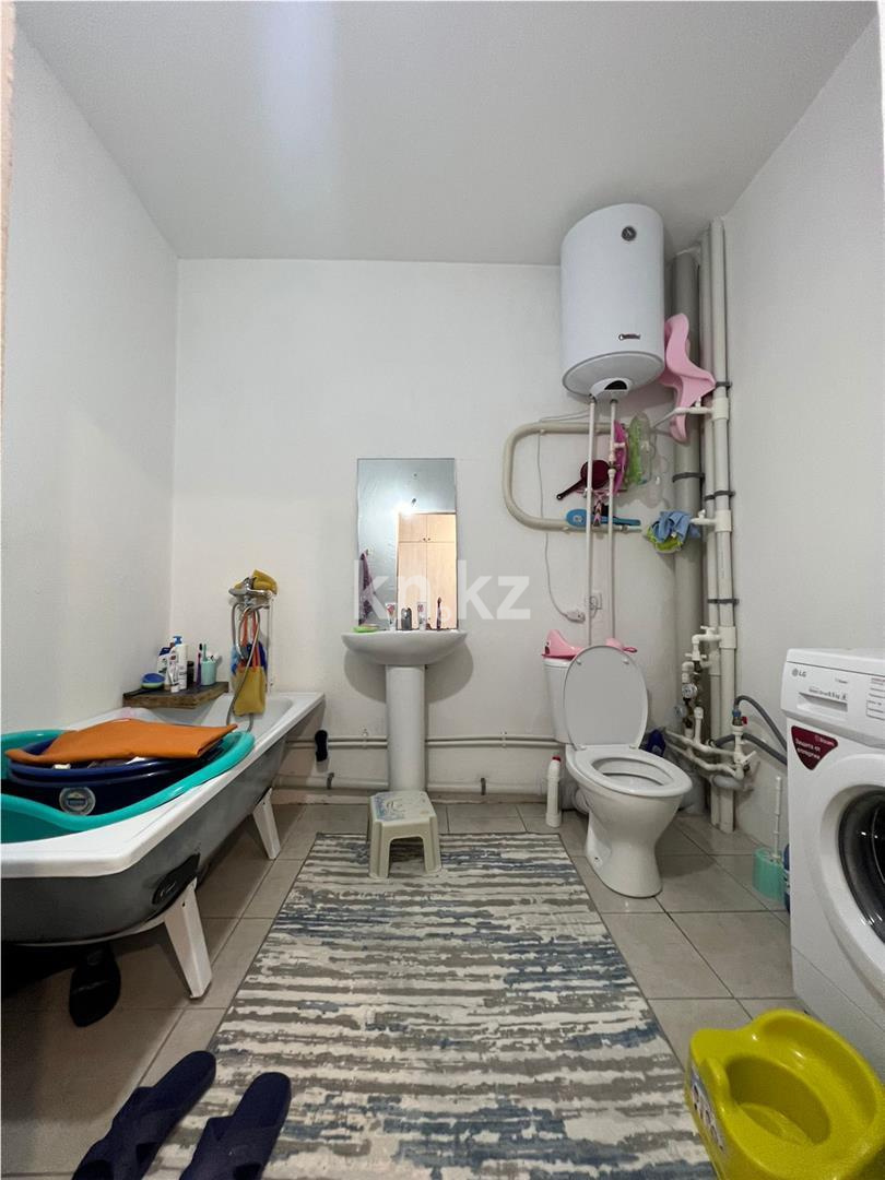 Продажа 2-комнатной квартиры, 47 м², ул. Момышулы, дом  24 в Караганде - фото 6