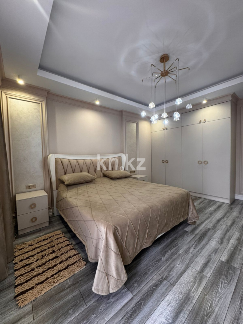 Продажа 4-комнатной квартиры, 107.6 м², пр. Шахтеров, дом  52Б - Продажа квартир в Караганде фото 1 из 9