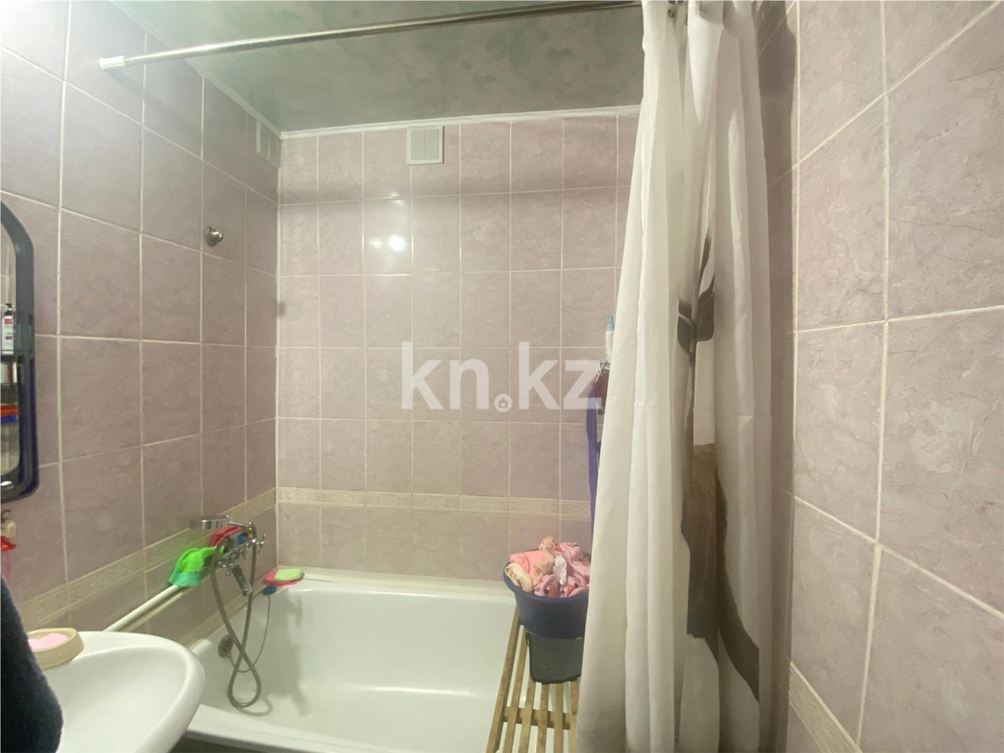 Продажа 3-комнатной квартиры, 63 м², ул. Муканова, дом  18 - Продажа  трехкомнатных квартир в Караганде фото 10 из 17