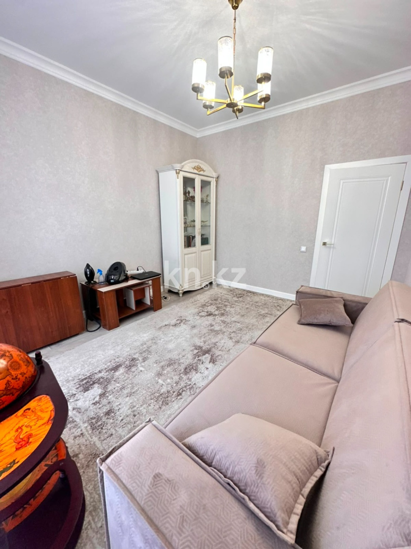 Продажа 5-комнатной квартиры, 160 м² в Караганде - фото 3