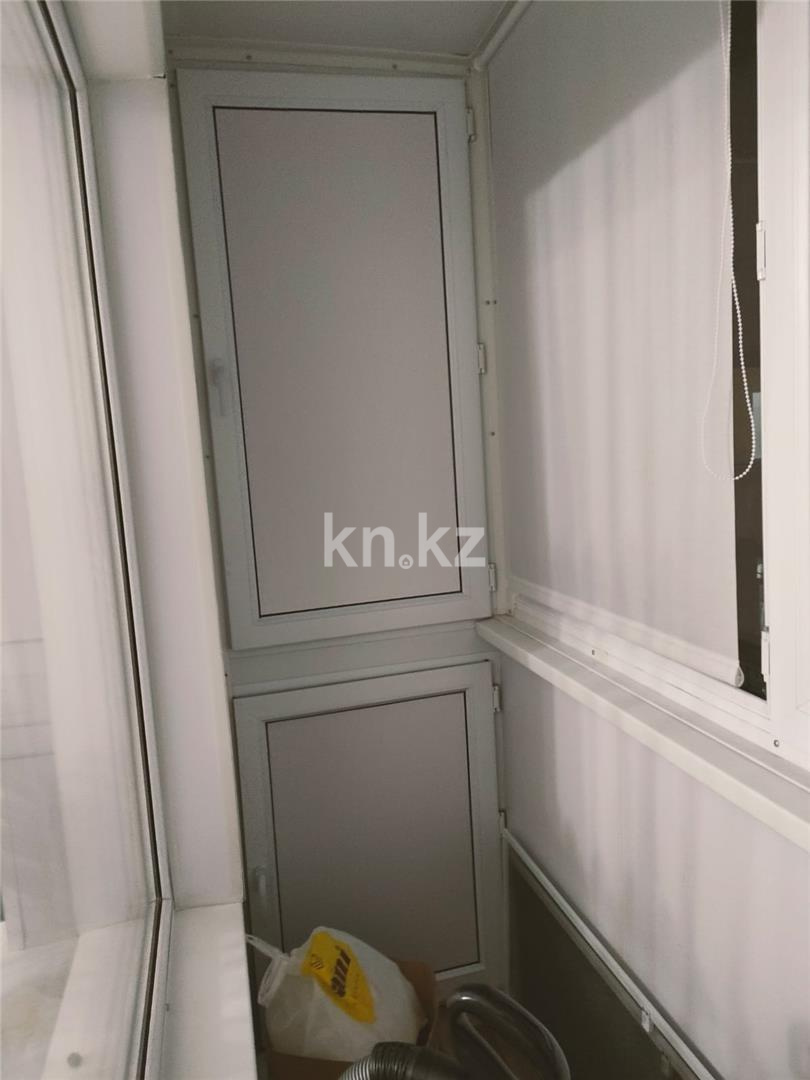 Продажа 3-комнатной квартиры, 64 м², ул. Жекибаева - Продажа  трехкомнатных квартир в Караганде фото 17 из 22